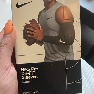 NIKE pro dri fit sleeve football